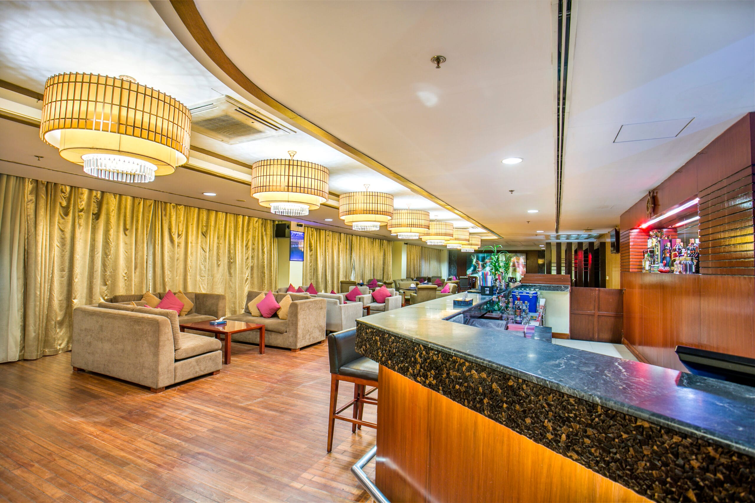 We welcome you to immerse into the relaxed elegance of the Sunset Bar & Grill.