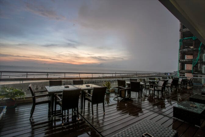 We welcome you to immerse into the relaxed elegance of the Sunset Bar & Grill.